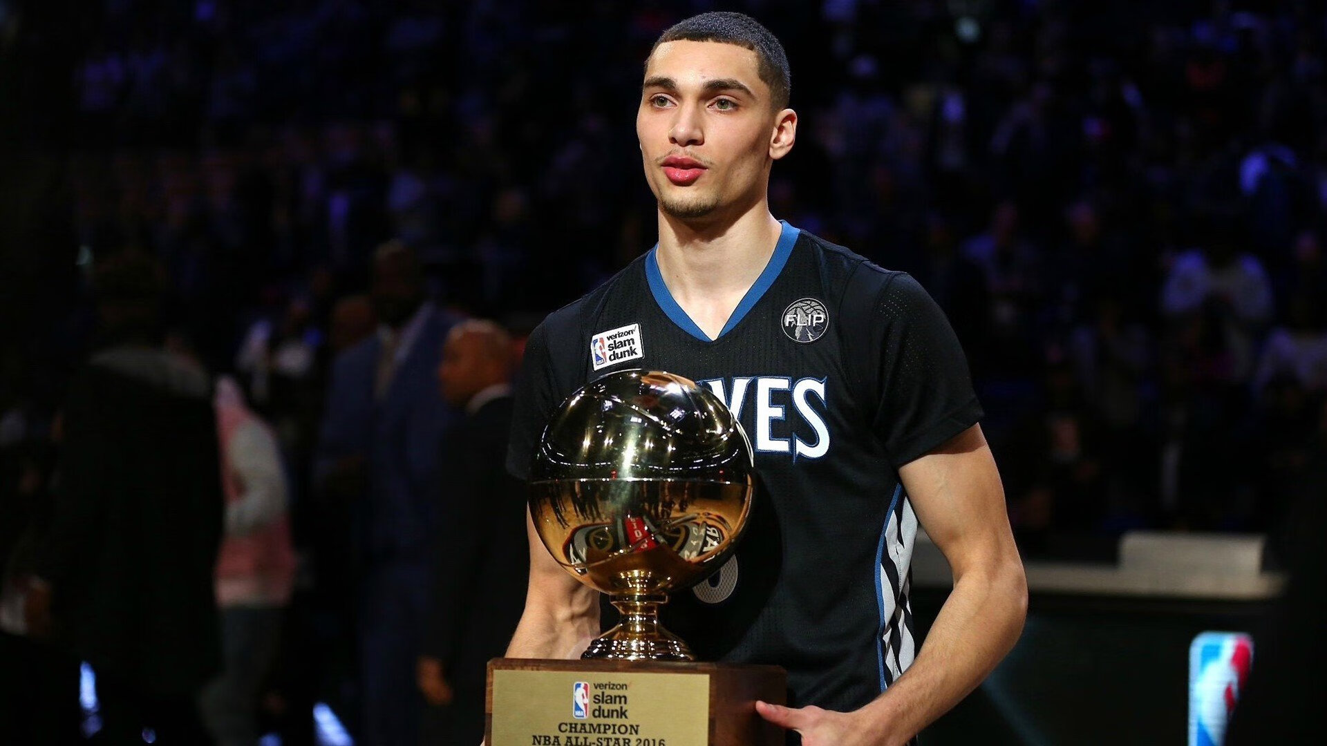 开云体育中国官方网站-库里连续三分球命中：刷新联盟纪录的背后故事！，库里三分球大赛命中率